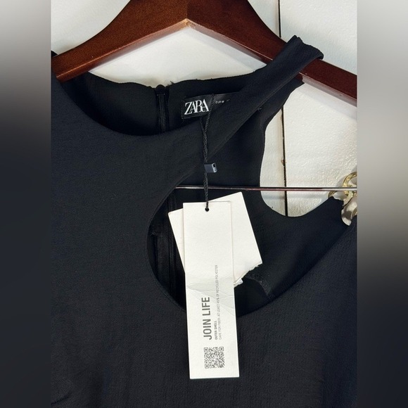 Zara Mini Dress Black Long Sleeve Cut Out Gold Chain Detail Party Cocktail - Picture 7 of 9